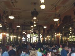-Majestic Café