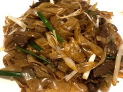 干炒牛河-香港新发烧腊茶餐厅(万象店)