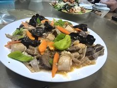 溜三样-金卯白肉罩火烧
