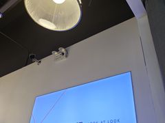 -LOOK眼镜·蔡司依视路配镜(宝山万达店)