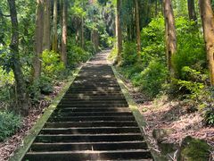 -峨眉山报国寺