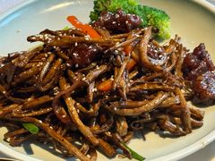 -八府香鸭·啫啫煲(华山路店)