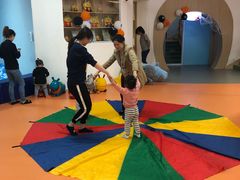 -小门牙好性格托育(北外滩中心)