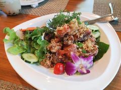 -Chom Cafe and Restaurant