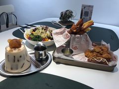 -露露家咖啡店