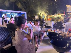 -亚龙湾希尔顿自助餐厅·海鲜·烧烤·沙滩BBQ·现场乐队