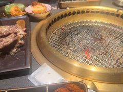 -铭牛烧肉·和牛海鲜自助(高新月牙湖店)