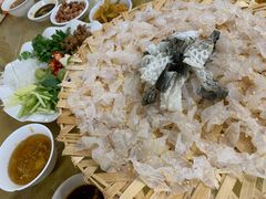 -官塘陈记鱼生·潮汕砂锅粥·牛肉火锅(潮枫路总店)