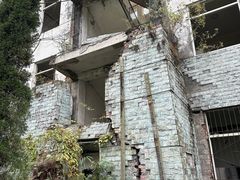 -四川汶川特大地震漩口中学遗址