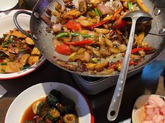-富正毅三下锅·湘西韵味(天门山索道店)