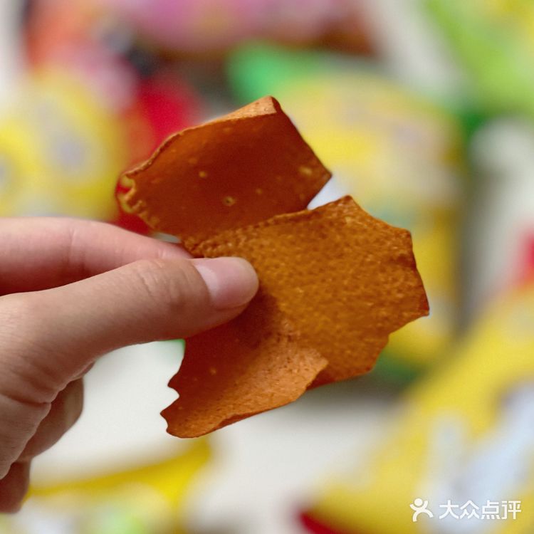 5杯牛奶。薄脆的口感是越嚼越香，不知不觉就吃光了一整袋