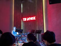 -TZ House音乐现场(来福士中心店)