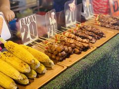 -席娜卡琳火车铁道夜市