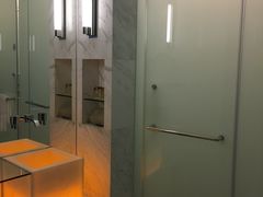 -上海滴水湖皇冠假日酒店