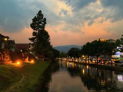 -Paak Dang Riverside 红嘴河畔餐厅