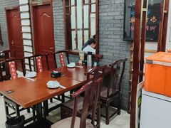 -湖南人家湘菜馆(镇江路店)