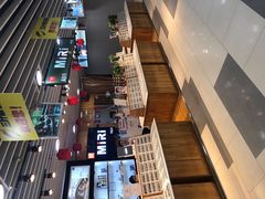 -MiRi眼镜连锁·蔡司·尼康控优点合作店(莘庄店)