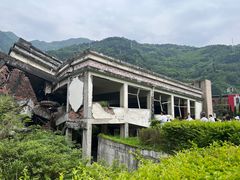 -四川汶川特大地震漩口中学遗址