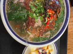 -云阿蛮云南生烫牛肉米线(奉贤路店)