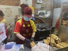 -Bánh Mì Huynh Hoa