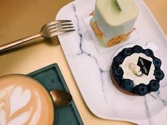 -UNI UNI(环亚凯瑟琳店)