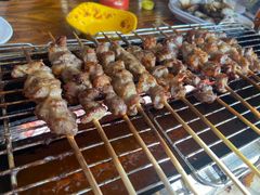 -哈尔滨小酒馆·鲜肉现穿自助烧烤(康新花园店)