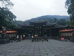 -峨眉山报国寺
