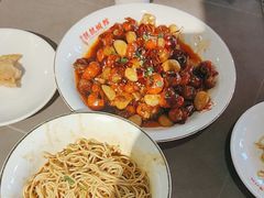 -郑东靓靓虾馆·金牌油焖大虾(天泽街店)