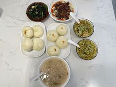 -李与白包子铺(桐梓林店)