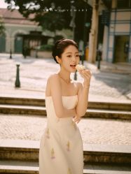 点击看大图 -Renee芮亦婚纱