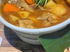 招牌黄咖喱牛腩热锅配米饭-长勺子东南亚(街道口店)