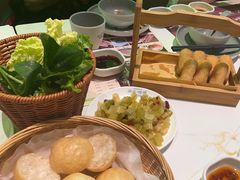 -洪氏嗨捞·广东猪肚鸡·椰子鸡火锅(西咸万象城店)