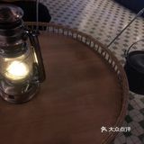 让我心水的是她天台花砖太美了，双子塔尽在其中