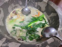 -姚记抚仙湖野生菌石锅鱼庄