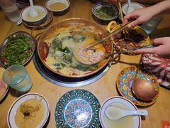 -洱火云南酸菜牛肉火锅(石景山当代商城店)