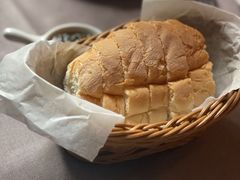 餐前面包配自制橄榄菜-ALBERGUE 1601 婆仔屋葡国餐厅
