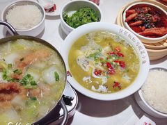 -渝是乎酸菜鱼·川渝小炒(新世界百货望京店)