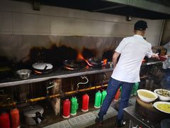 -大树下饭店(春晓镇慈岙社区卫生服务站南)