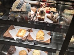 -星巴克臻选(南京金茂览秀城店)