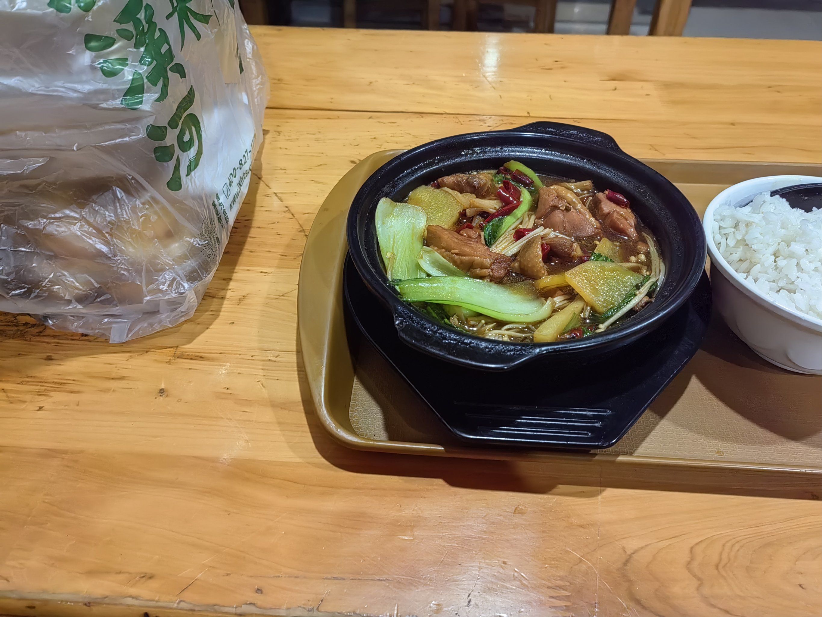 黄焖鸡米饭外卖：从厨房到舌尖的美味之旅