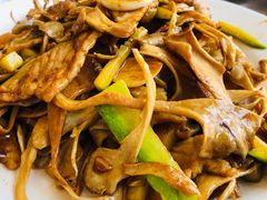 肉炒栗树菇-京北渔家傲