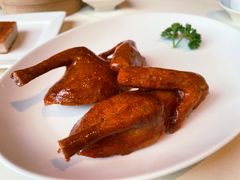 玻璃脆皮妙龄乳鸽-利苑酒家(金宝店)