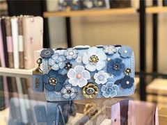 -COACH蔻驰(银泰店)