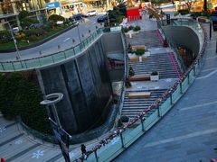 -白玉兰广场停车场