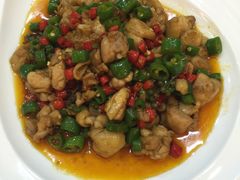 -鲁班小馆(政四街店)