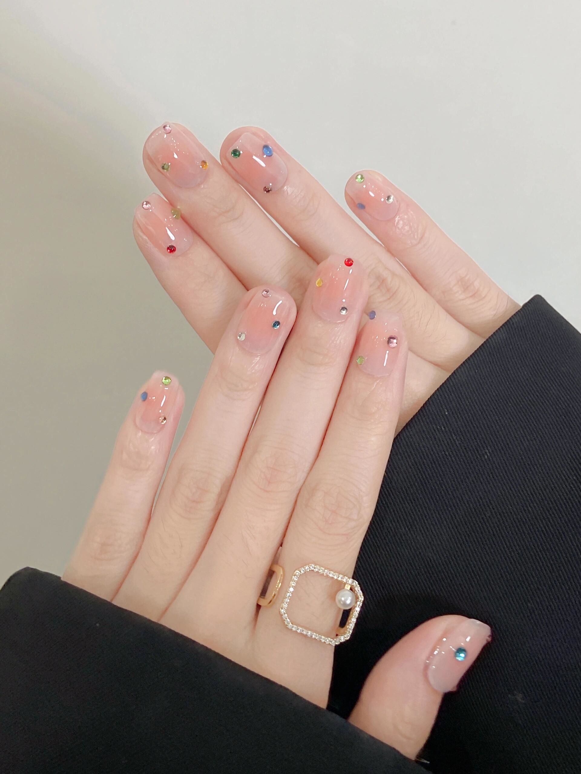 简约腮红贴钻美甲||#可爱美甲#简单美甲#短甲美甲夏天#百搭美甲#氛围