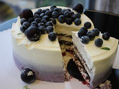 蓝莓黑珍珠蛋糕-Juicy Bakery(大学路店)