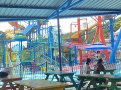 -平湖九龙山乐满地水上乐园