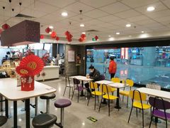 用餐区-麦当劳(火车北站餐厅)