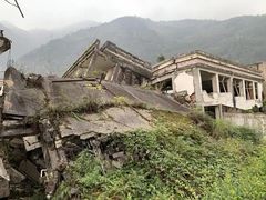 -四川汶川特大地震漩口中学遗址